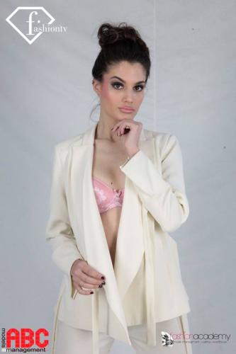 38 Natasa Derikonja 